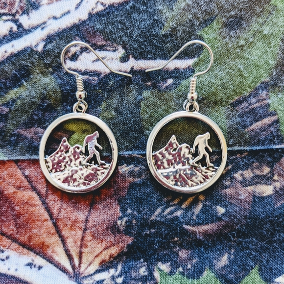 Sasquatch Earrings Super Cute Hypoallergenic - Picture 2 of 5